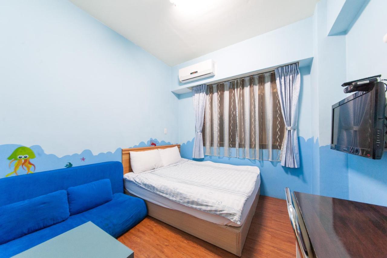 Fengjia Qing Su Homestay 台中市 エクステリア 写真